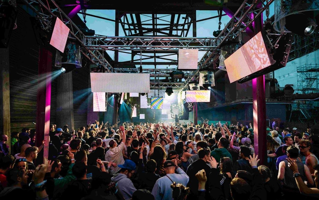 Stone Techno transforma antiga mina de carvão em templo da música eletrônica
